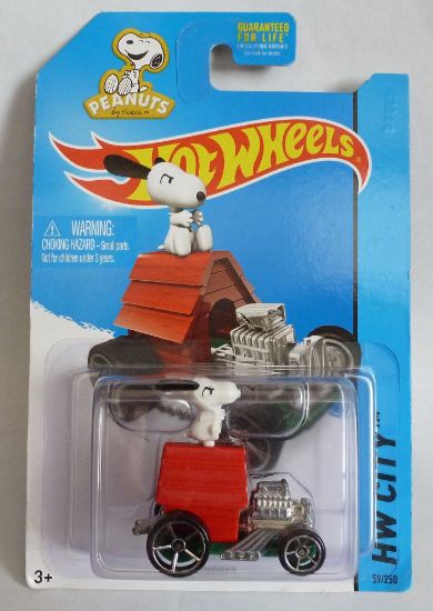 Your Store Hotwheels Peanuts Snoopy Hw City Long Card A