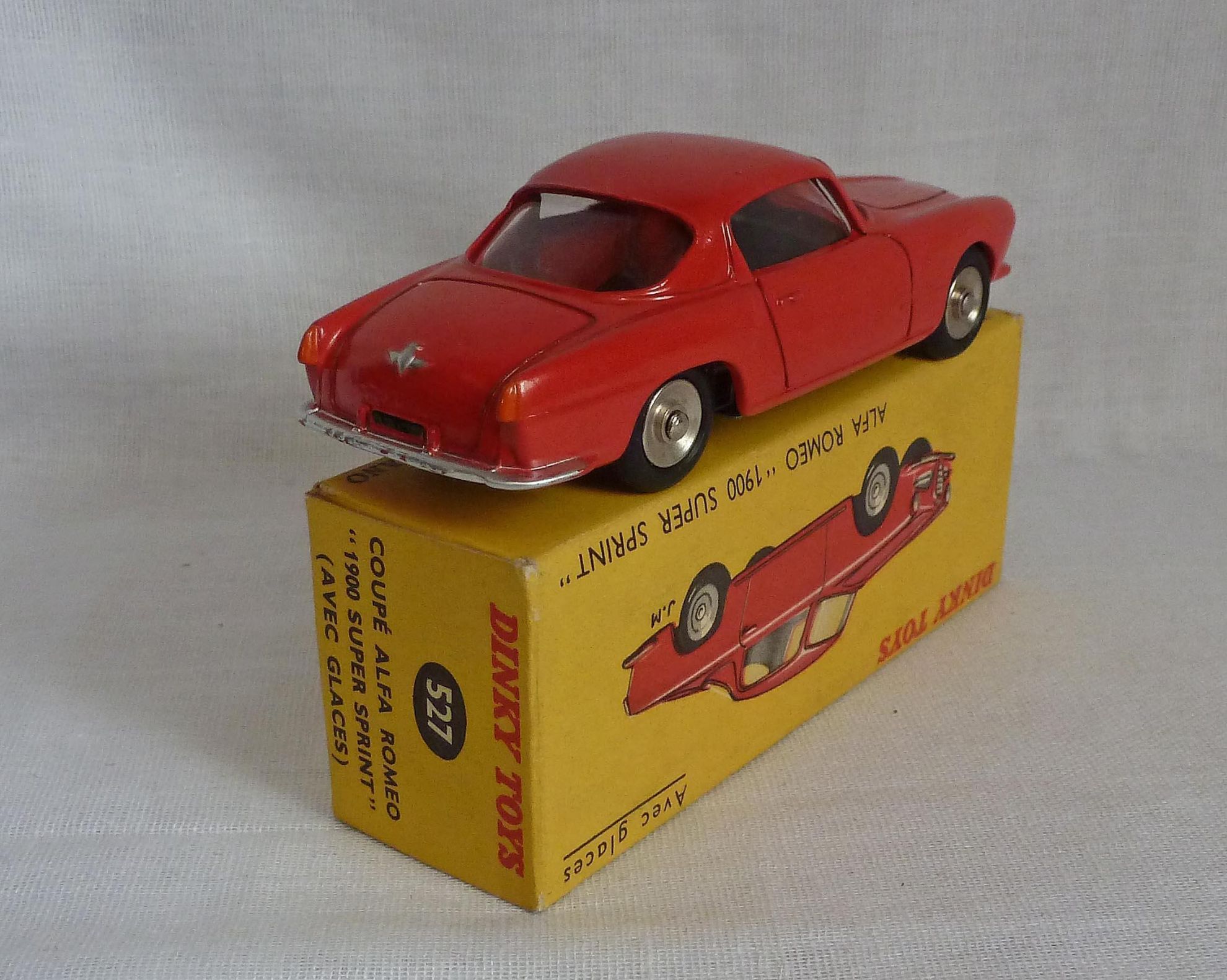 French Dinky Toys 527 [24J] Alfa Romeo 1900 Super Sprint Red
