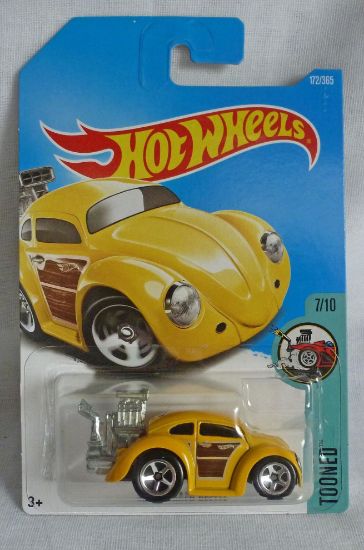 Picture of HotWheels Volkswagen Beetle Yellow "Tooned" 7/10 Long Card