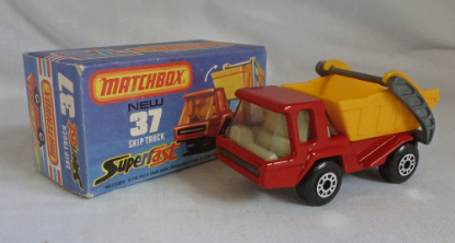 Picture of Matchbox Superfast MB37e Skip Truck Red with BROWN Base