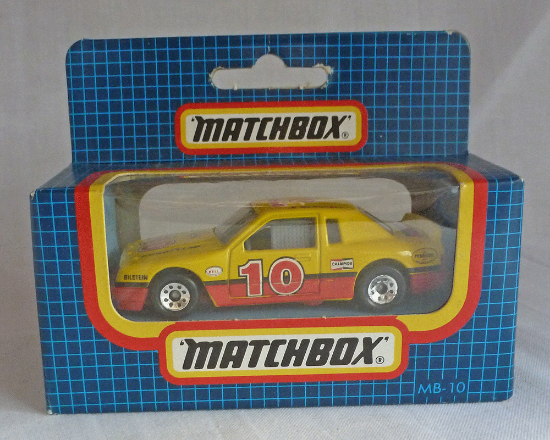 Picture of Matchbox Dark Blue Box MB10 Buick Le Sabre Yellow