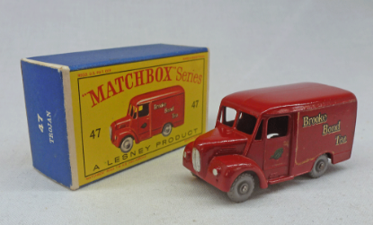 Picture of MATCHBOX MB47 TROJAN VAN WITH D TYPE BOX